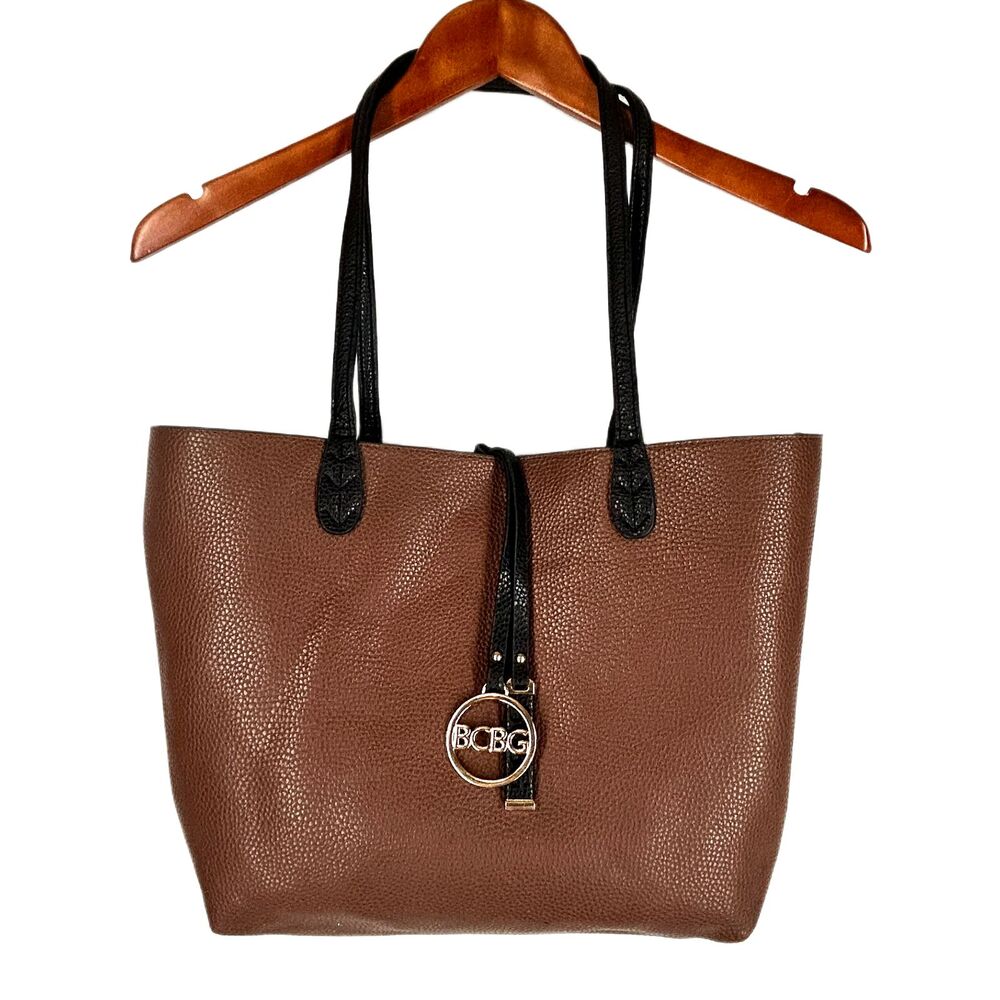BCBG Reversible Tote Bag Textured Faux Leather Black Brown Gold Logo Charm - Picture 9 of 13